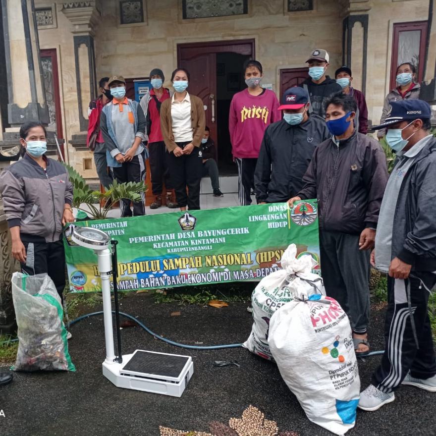 Peringatan Hari Peduli Sampah Nasional (HPSN) Tahun 2021 di Desa Bayung Cerik